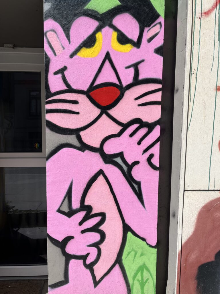 Pink Panther Graffiti Hauswand Street Art Altona